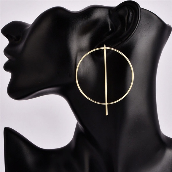 NWOT Gold Geometric Hoop Earrings - Picture 8 of 8